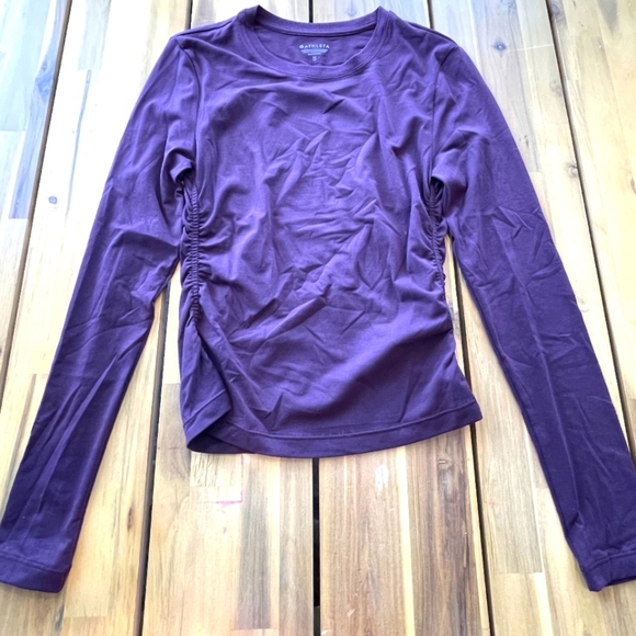 Athleta Womens Purple Fitted Ruched Sides Long Sleeve Tee Size Extra Small - Picture 1 of 4